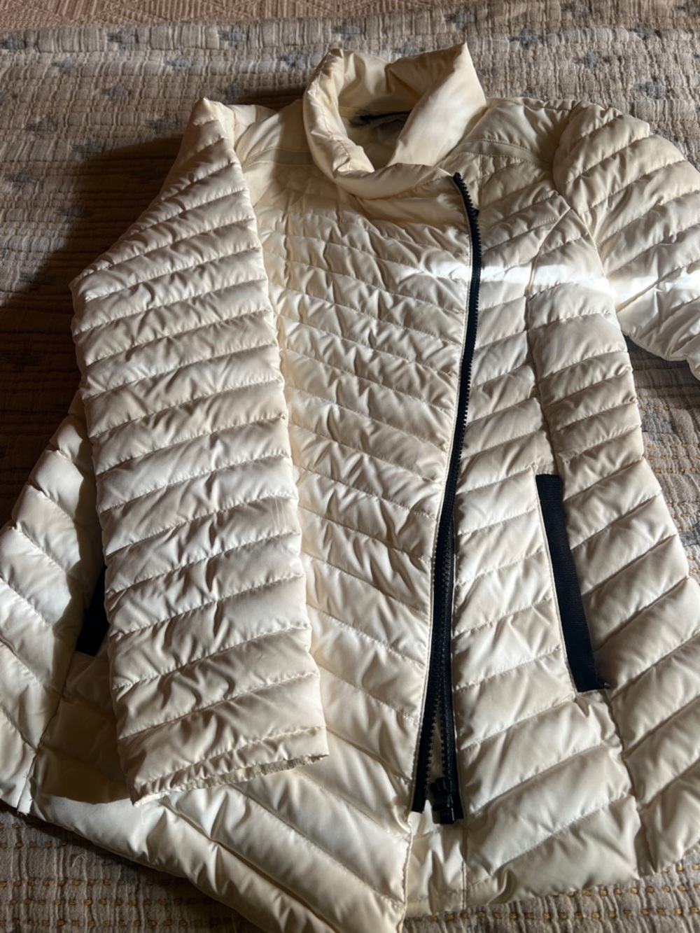 Athleta Cream Quilted Puffer Jacket